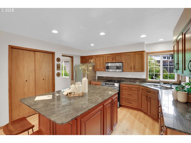11726 Sw 29TH Pl, Portland, OR 97219