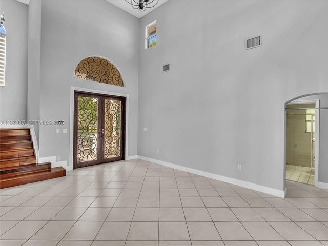 8123 NW 161st Ter, Miami Lakes, FL 33016