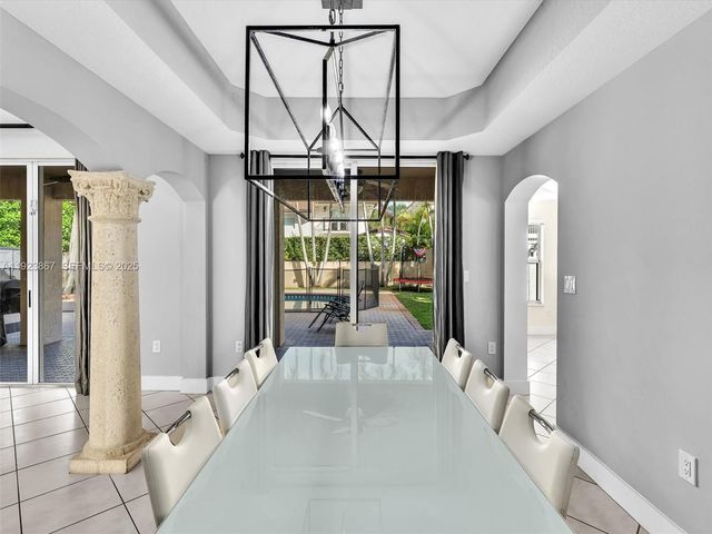 8123 NW 161st Ter, Miami Lakes, FL 33016