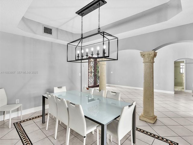 8123 NW 161st Ter, Miami Lakes, FL 33016