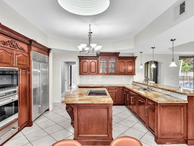 8123 NW 161st Ter, Miami Lakes, FL 33016