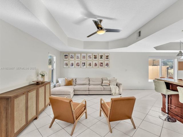 8123 NW 161st Ter, Miami Lakes, FL 33016