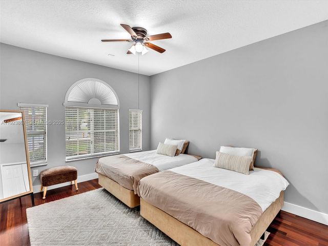 8123 NW 161st Ter, Miami Lakes, FL 33016