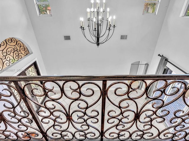 8123 NW 161st Ter, Miami Lakes, FL 33016