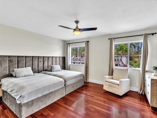 8123 NW 161st Ter, Miami Lakes, FL 33016