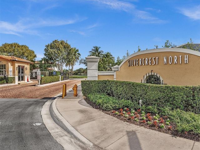 8123 NW 161st Ter, Miami Lakes, FL 33016