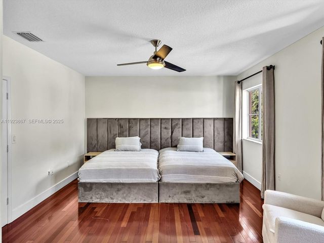 8123 NW 161st Ter, Miami Lakes, FL 33016