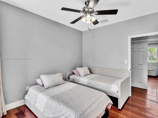 8123 NW 161st Ter, Miami Lakes, FL 33016