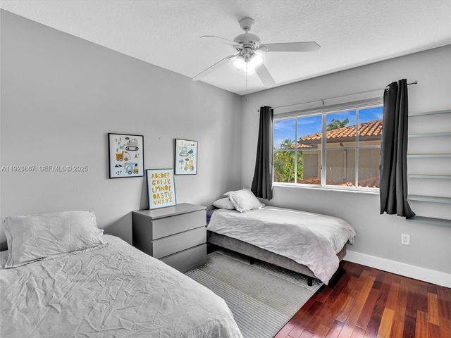 8123 NW 161st Ter, Miami Lakes, FL 33016