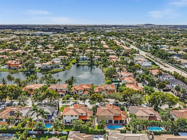 8123 NW 161st Ter, Miami Lakes, FL 33016