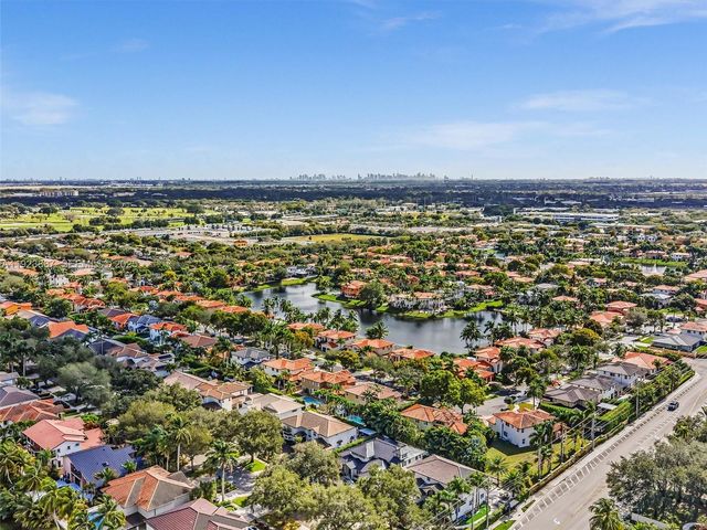 8123 NW 161st Ter, Miami Lakes, FL 33016