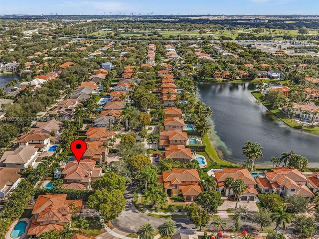 8123 NW 161st Ter, Miami Lakes, FL 33016