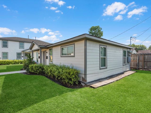 2202 Solo Street 2202, Houston, TX 77020