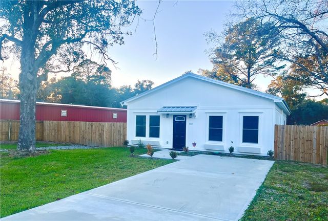 1005 Elbert Street, Darien, GA 31305