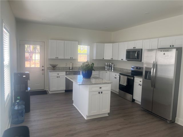 1005 Elbert Street, Darien, GA 31305