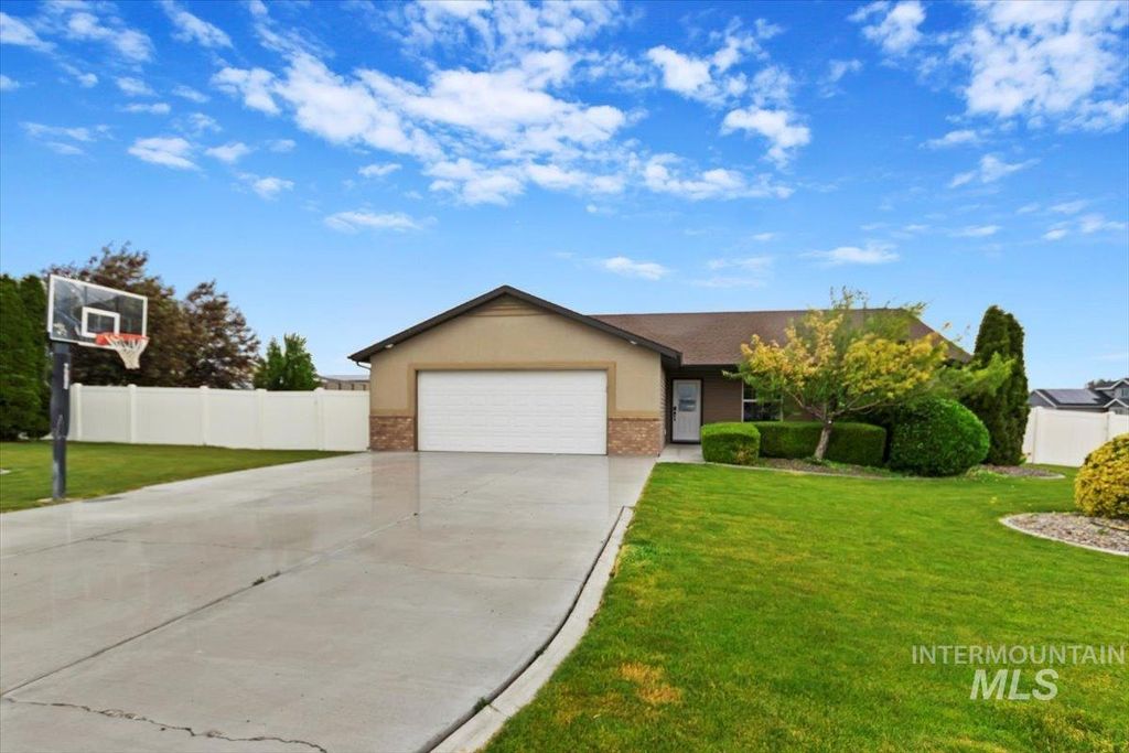 2468 E 3805 N, Filer, ID 83328