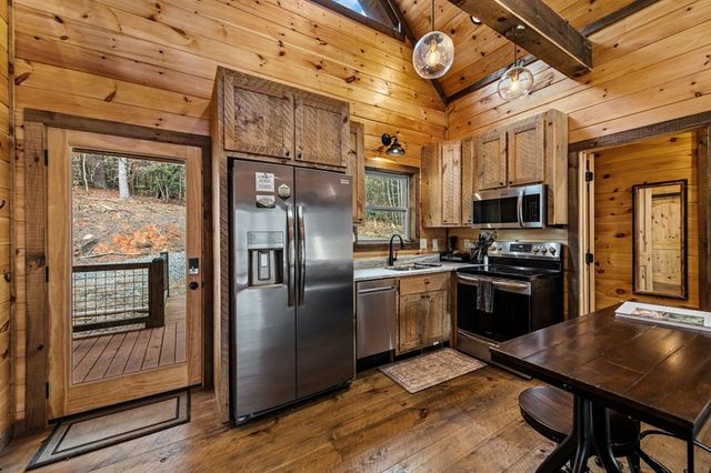 531 Old Gravel Road, Mccaysville, GA 30555