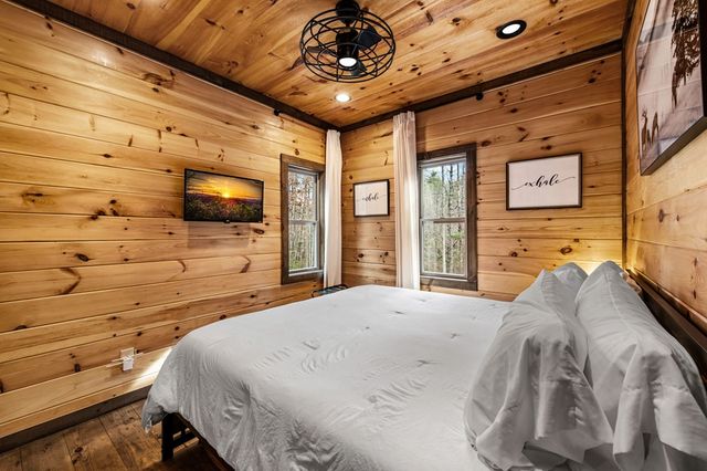 531 Old Gravel Road, Mccaysville, GA 30555