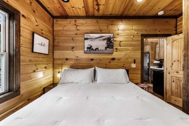 531 Old Gravel Road, Mccaysville, GA 30555