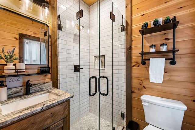 531 Old Gravel Road, Mccaysville, GA 30555