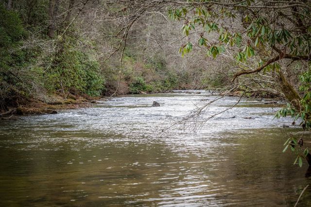 531 Old Gravel Road, Mccaysville, GA 30555