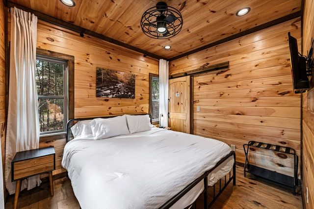 531 Old Gravel Road, Mccaysville, GA 30555