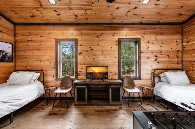 531 Old Gravel Road, Mccaysville, GA 30555