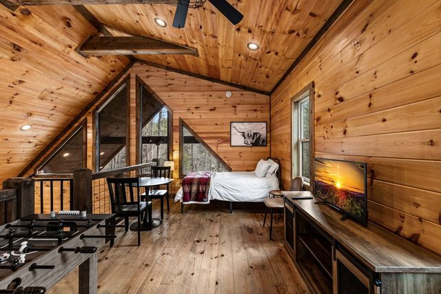 531 Old Gravel Road, Mccaysville, GA 30555