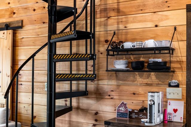 531 Old Gravel Road, Mccaysville, GA 30555