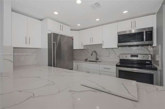 20301 W Country Club Drive 1221, Aventura, FL 33180
