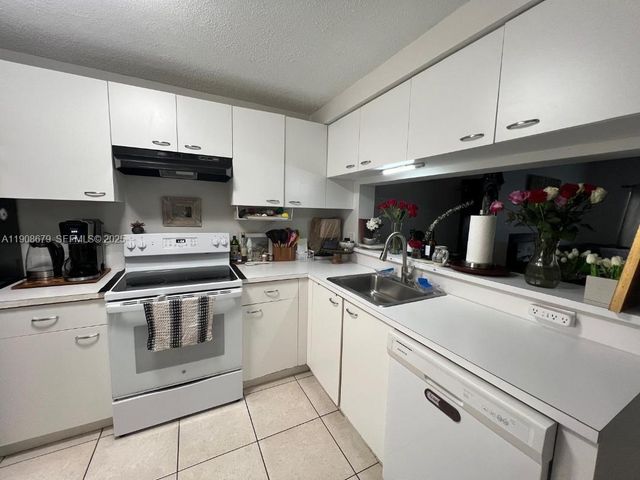 20301 W Country Club Drive 1221, Aventura, FL 33180