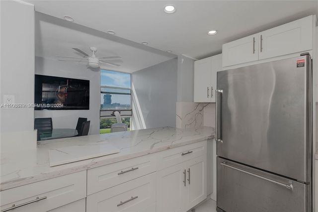 20301 W Country Club Drive 1221, Aventura, FL 33180