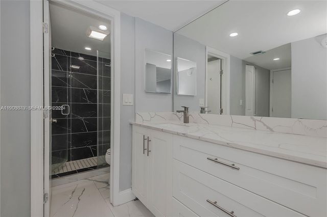 20301 W Country Club Drive 1221, Aventura, FL 33180