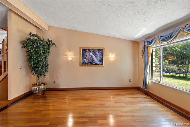 2981 Powderhorn Ridge Road, Rochester Hills, MI 48309
