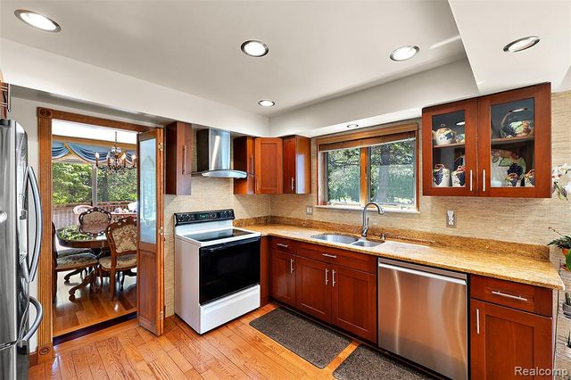 2981 Powderhorn Ridge Road, Rochester Hills, MI 48309