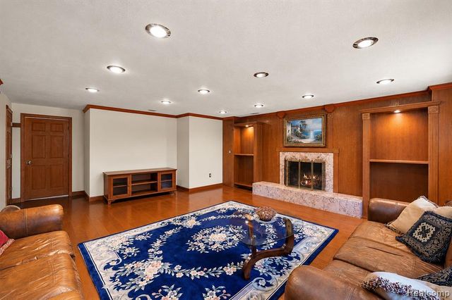 2981 Powderhorn Ridge Road, Rochester Hills, MI 48309
