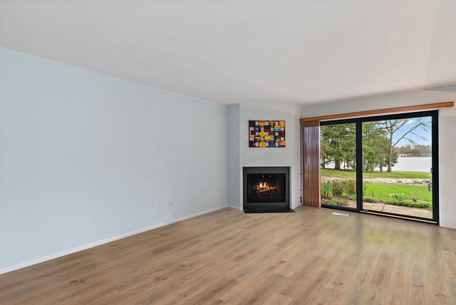 287 Deer Trail Court D, Lake Barrington, IL 60010