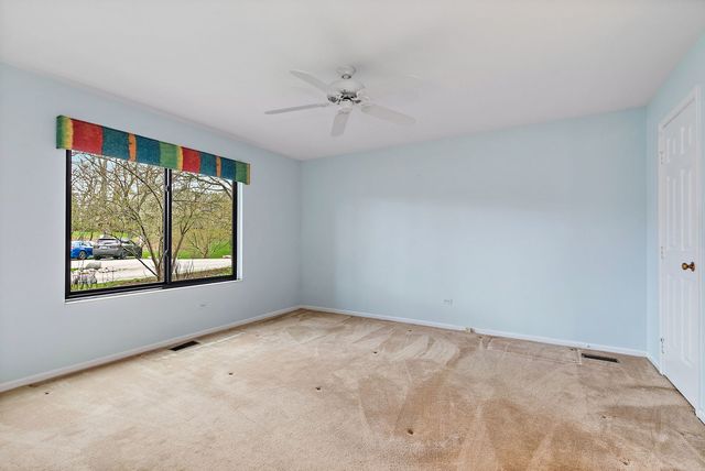 287 Deer Trail Court D, Lake Barrington, IL 60010