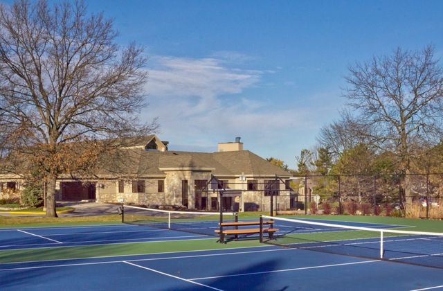 287 Deer Trail Court D, Lake Barrington, IL 60010