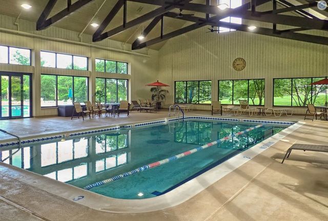 287 Deer Trail Court D, Lake Barrington, IL 60010