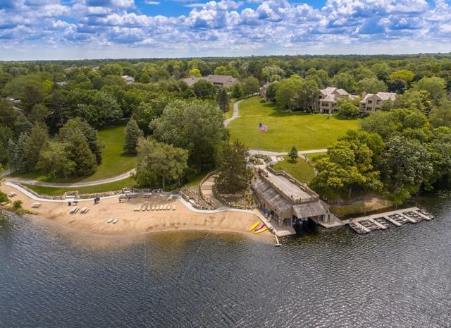 287 Deer Trail Court D, Lake Barrington, IL 60010