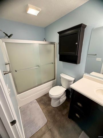 1834 Sandal Way, Newburgh, IN 47630