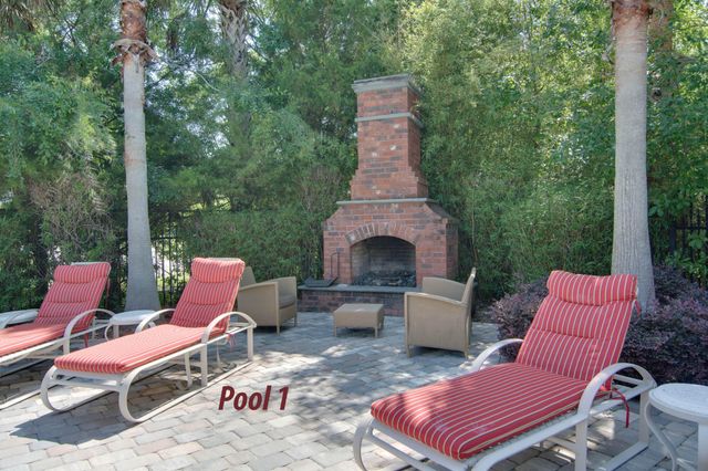 45 Sycamore Avenue 414, Charleston, SC 29407