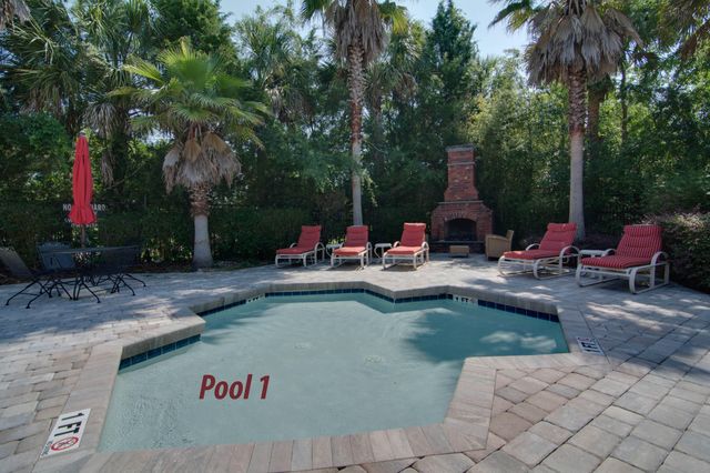 45 Sycamore Avenue 414, Charleston, SC 29407