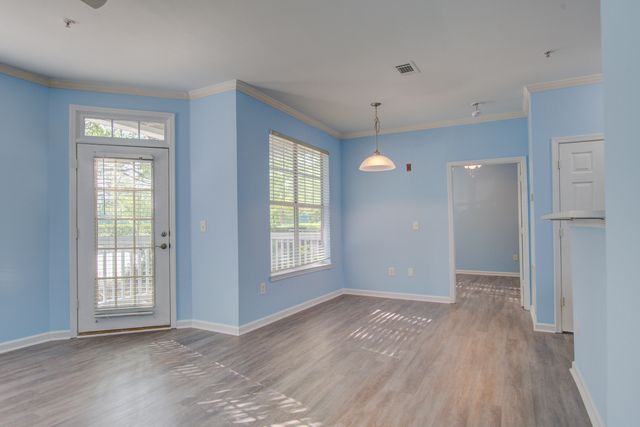 45 Sycamore Avenue 414, Charleston, SC 29407