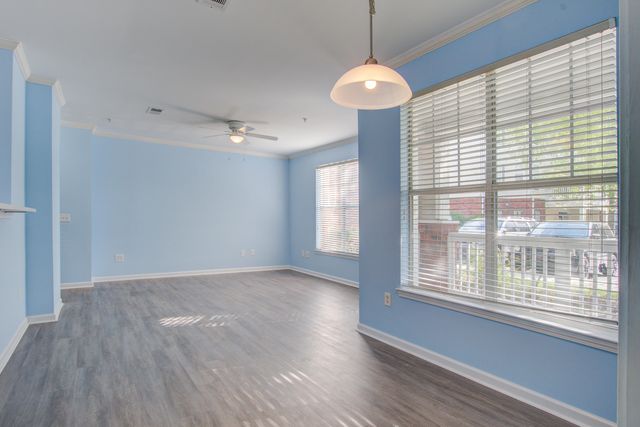 45 Sycamore Avenue 414, Charleston, SC 29407