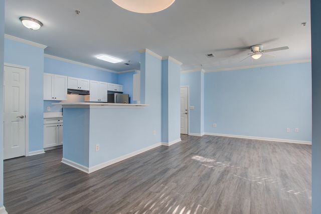 45 Sycamore Avenue 414, Charleston, SC 29407