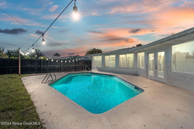 921 S Orlando Avenue, Cocoa Beach, FL 32931