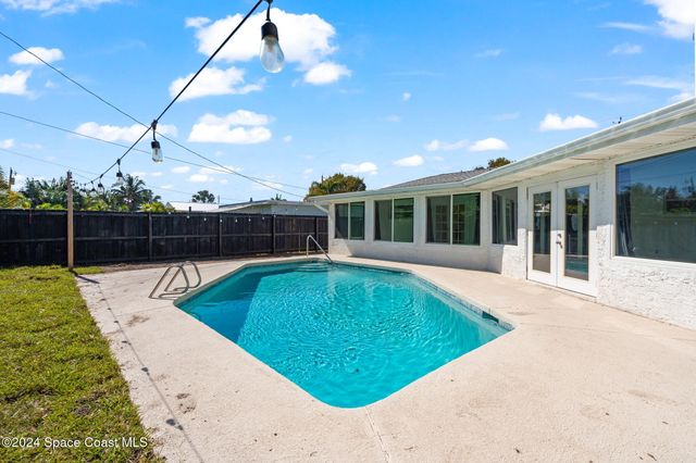 921 S Orlando Avenue, Cocoa Beach, FL 32931