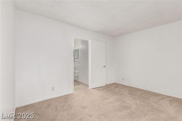 848 Hedge Way 5, Las Vegas, NV 89110